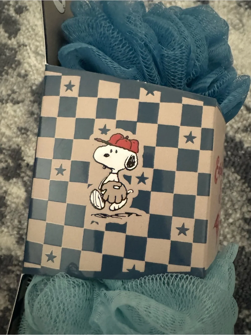 Peanuts bath sponge